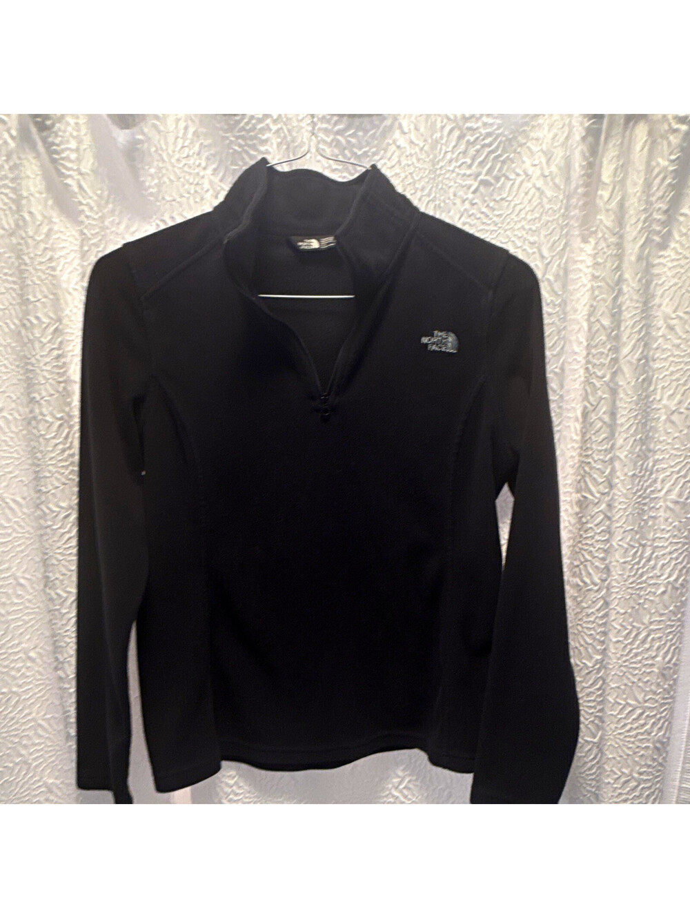 The North Face Women’s Black Fleece 1/4 Zip Jacket, Regular Fit Size M